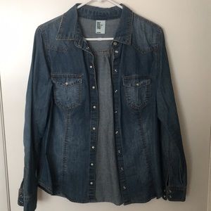 H&M denim button up shirt. Size large.